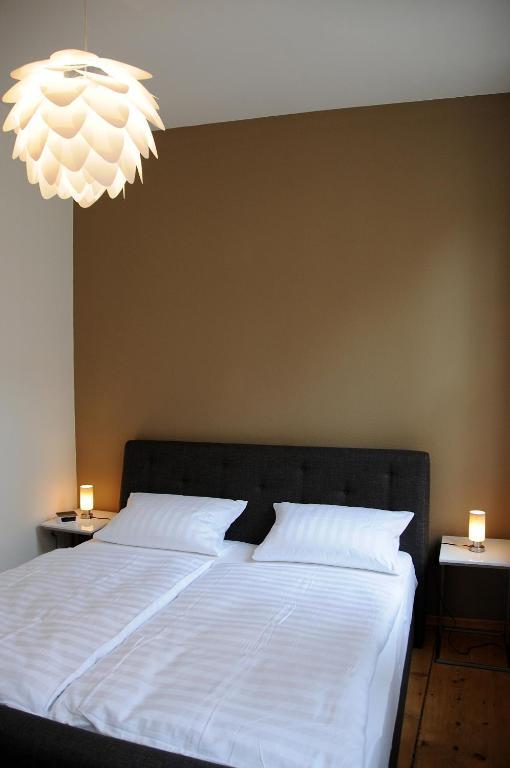 Am Brunnen Apartment *