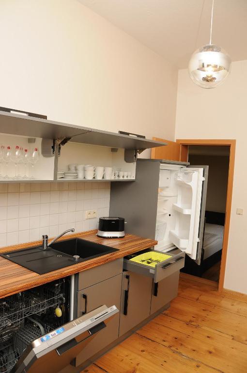 Am Brunnen Apartment *