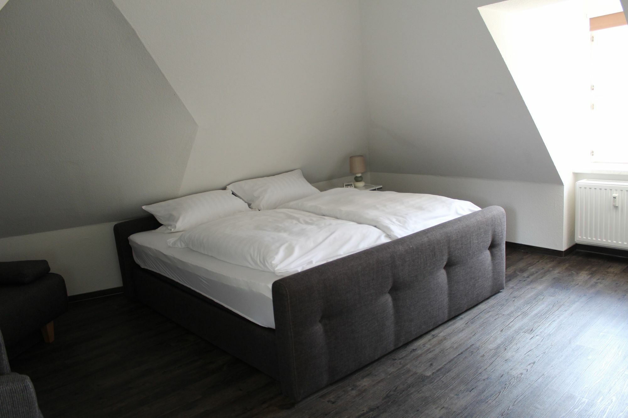 Am Brunnen Apartment *